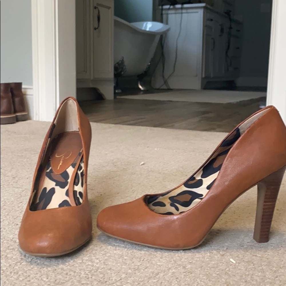 Jessica Simpson brown heel size 7.5.